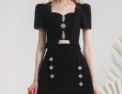 新款釘鉆露腰短上衣高腰半身裙女